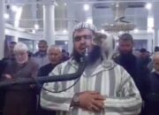 Viral Imam Salat Tarawih Tetap Tenang saat Kucing Bertengger Pundaknya