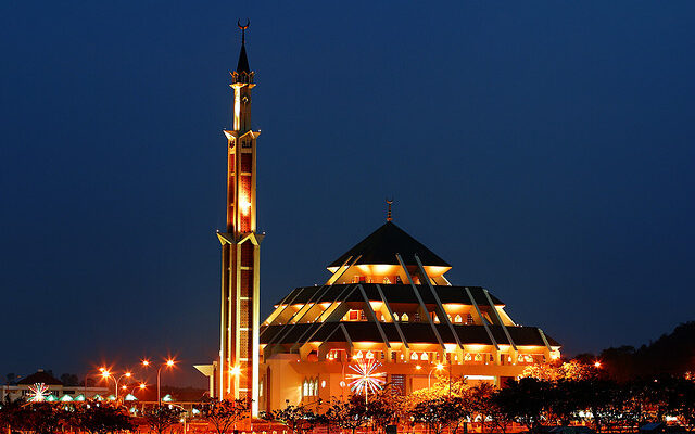 Rindu Atap Limas Masjid Agung Batam yang Ditinggalkan, Punya Makna Tiga Alam