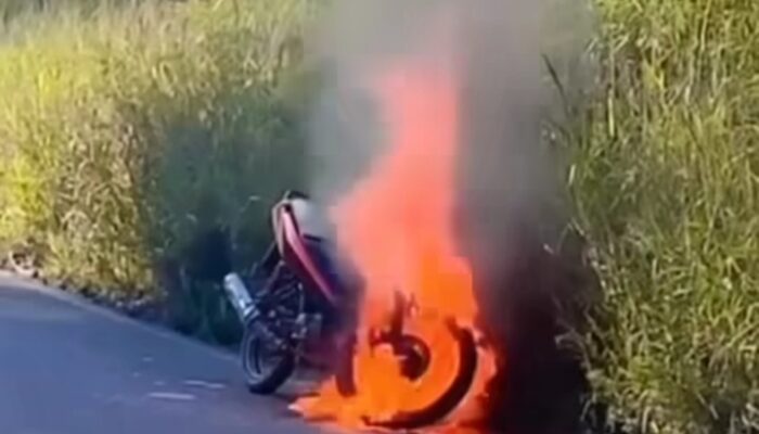 Sepeda Motor Ludes Terbakar di Marina Batam