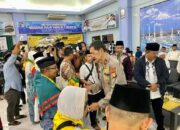 [FOTO] Pelepasan Jemaah Haji Kepri Kloter I di Asrama Haji Batam