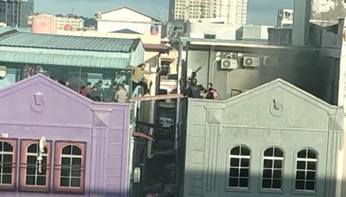 Kebakaran H3 Massage Lubuk Baja, Pekerja Menantang Maut Menyelamatkan Diri dari Rooftop