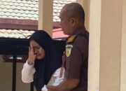 Dila hanya Bisa Menyeka Air Mata, Dituntut Seumur Hidup Jadi Dalang Pembunuhan Suami