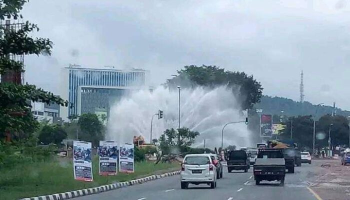 Hajat Hidup Warga Batam Tergadai Proyek Pelebaran Jalan, Dua Bulan 16 Insiden Pipa Bocor