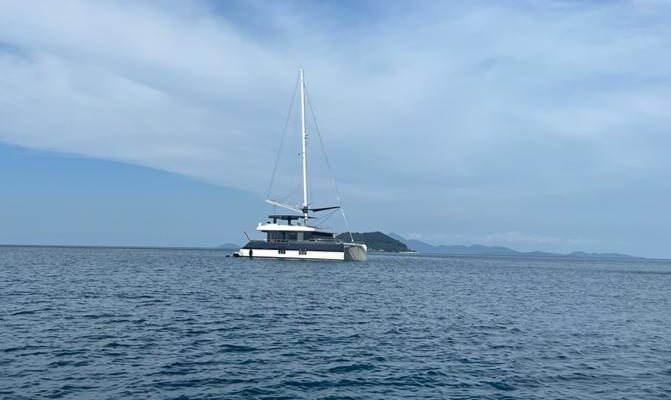 Yacht Bawa WNA Singapura dan Prancis Nyaris Tenggelam Berlayar dari Batam ke Anambas