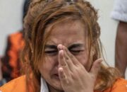 Kasus Konten Makan Babi Baca Bismillah, Tiktokers Lina Mukherjee Mewek Sebelum Sidang