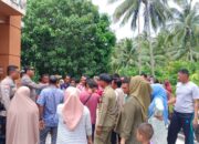Ulah Oknum Pegawai, Kantor Desa Selaut Sempat Lumpuh Disegel Warga
