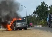Tiga Wanita di Batam Selamat dari Kebakaran Mobil Mazda