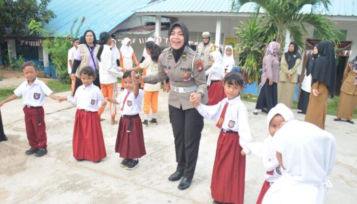 Trauma Healing Dilakukan Polresta Barelang di Dua Sekolah Rempang Pasca Bentrok Mencekam
