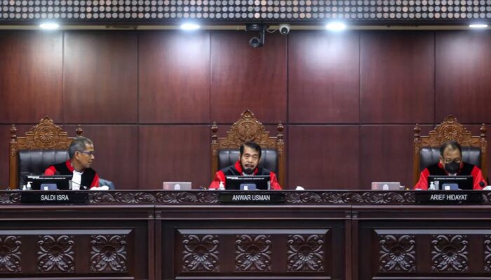 Gibran Lolos, Prabowo Terjegal? MK Sidang Putusan Usia Maksimal Capres 70 Tahun