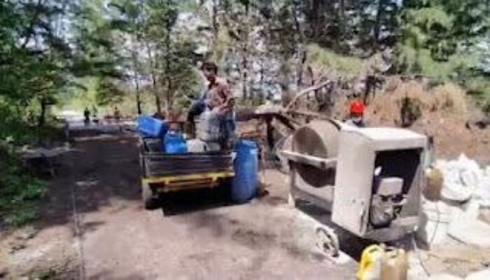 Cen Sui Lan Penuhi Janji saat Reses, Bangun Jalan Beton di Desa Mensanak Lingga