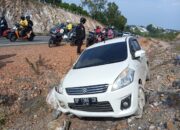 Rudi Sekeluarga Nyaris Celaka, Mobil Nyungsep di Tikungan Southlink