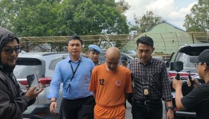 Penipu Ini ‘Prank’ 22 Jemaah Umrah, Uangnya Dipakai Foya-foya di Malaysia