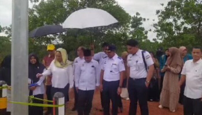 Cen Sui Lan Wujudkan Warning Light di Kampus STAIN SAR Kepri