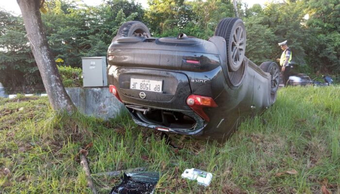 Mobil Nissan Juke Terbalik di Tiban, Sopir Mengaku Pulang Dugem Habis Selamatkan Cewek Ingin Bunuh Diri dekat Pacific