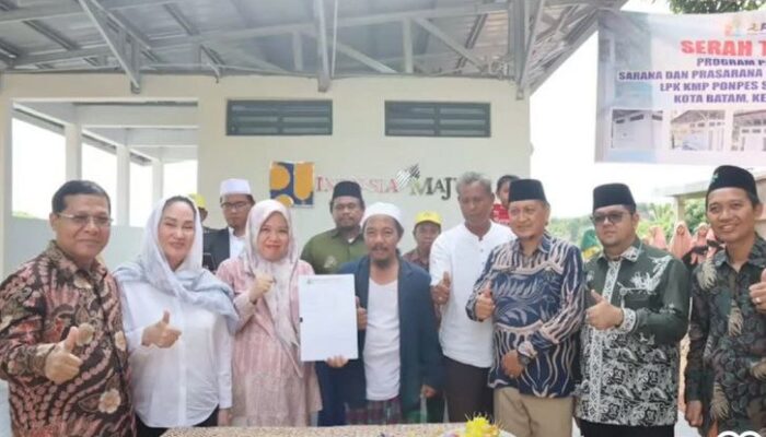 Hibah Dana Aspirasi Cen Sui Lan untuk Sanitasi di Ponpes Sirrul Ilahiyah Sagulung Batam