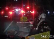 Terekam, Begal Rampas Tas Wanita di Lampu Merah Simpang Masjid Agung Batam Center