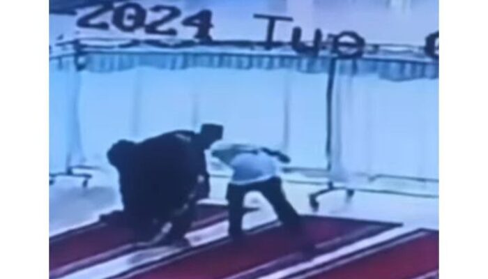 Viral, Aksi Bocah Tak Senonoh Ganggu Jemaah Wanita Salat Dhuha di Masjid Agung