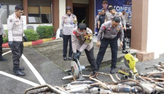 Bikin Pekak Telinga Warga dan Pengguna Jalan, 452 Knalpot Brong Disita Polisi dalam Razia di Batam