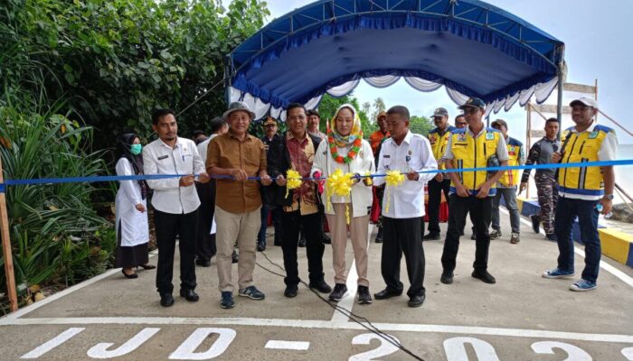 Camat Bunguran Barat Bersyukur Jalan Pantai Maros Diperjuangkan Cen Sui Lan