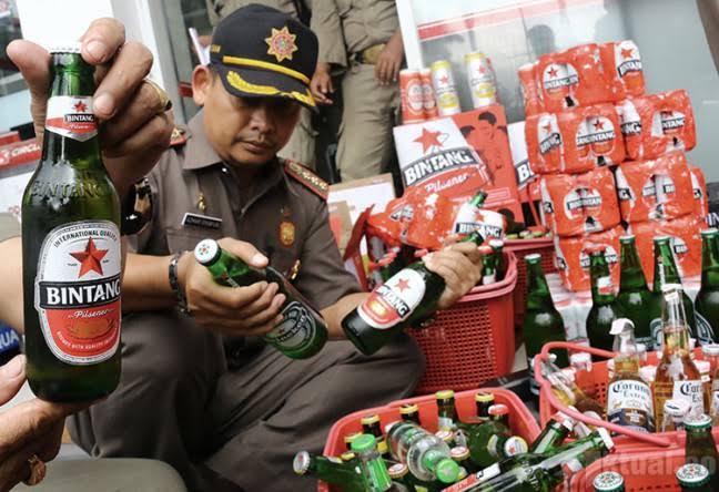 Pengawasan minuman beralkohol. (Foto: Ilustrasi)