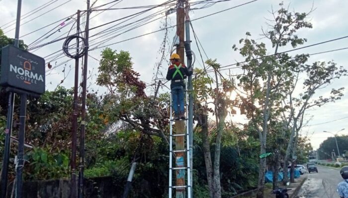 Jaga Layanan Tetap Prima, PLN Icon Plus Sumbagteng Lakukan Penataan Kabel