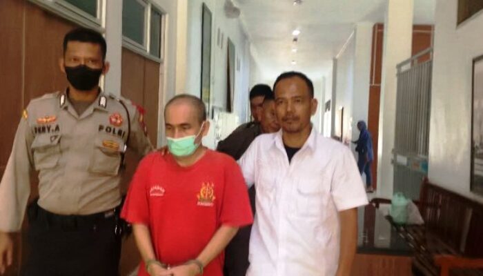 Bunuh Istri dengan Sadis, Yuda Siregar Dikutuk Emak-emak Kompleks saat Sidang di PN Batam