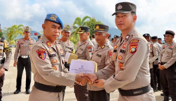 Polres Anambas Beri Penghargaan Tertib Lalu-lintas Kepada 3 Personel Teladan