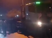 Video: Pemotor Tewas Terlindas Truk Trailer di Sagulung Batam