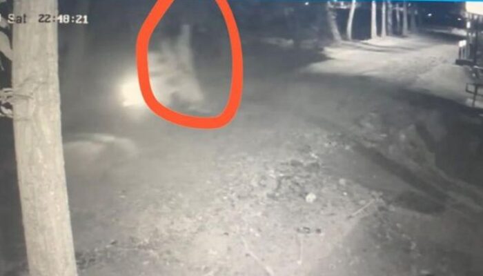 Polisi Cari Pemotor yang Viral Dibonceng Pocong