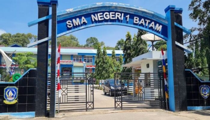 Banyak Orangtua Murid di Batam Ngotot Daftarkan Anak di SMA 1, SMA 3 dan SMA 8