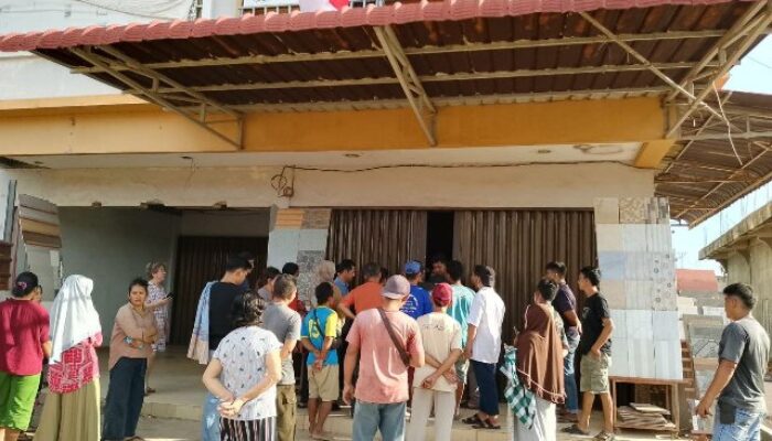 Warga Sei Nayon Bengkong Temukan Mayat di Depan Ruko, Banyak Bercak Darah