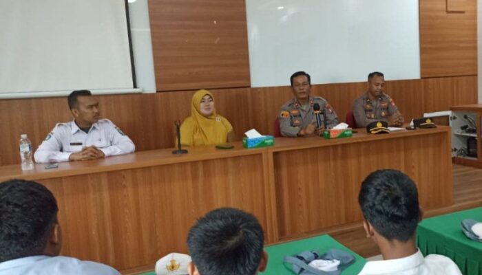 Cegah Tawuran, Kapolsek Sekupang Datangi Siswa Sekolah SMK Negeri 4 Batam