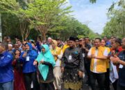 Ingin Pemimpin Baru, Ribuan Masyarakat Antar Pasangan Afni Z-Syamsurizal ke KPU Siak