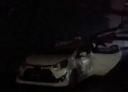 Terjangan Badai Ngeri: Pohon Timpa Mobil di Tanjungpinang, Kapal Pompong Nahas di Batam, Satu Warga Karimun Tewas