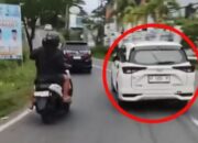 Mobil Ugal-ugalan Seruduk Motor hingga Tewaskan Bocah 4 Tahun