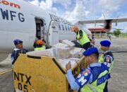 Logistik Pilkada Tiba di Natuna, Petugas Lanud RSA Langsung Kawal Distribusi dari Bandara
