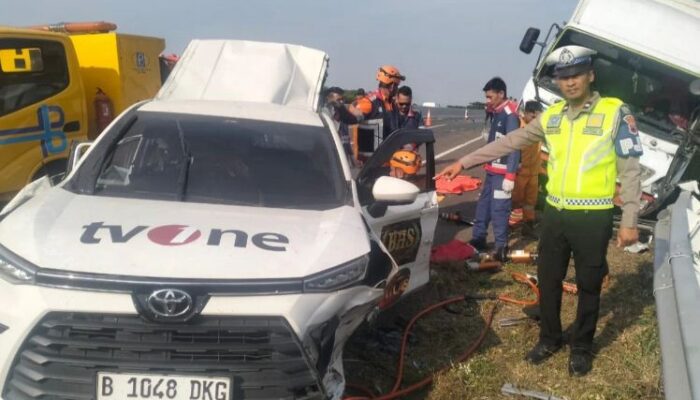 Detik-detik Mobil Kru TV One Diseruduk Truk, Dua Kameramen dan Sopir Tewas