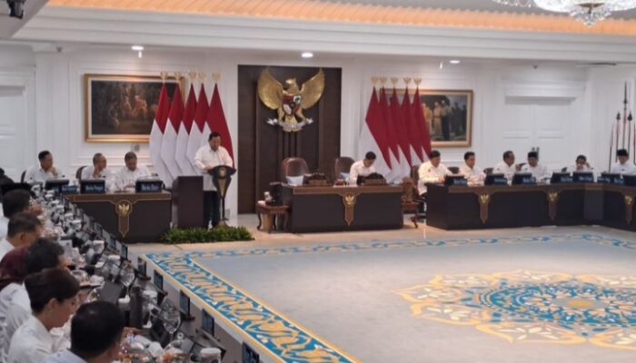 Apa yang Dibicarakan Prabowo Setelah Media Diminta Keluar dari Sidang Kabinet?