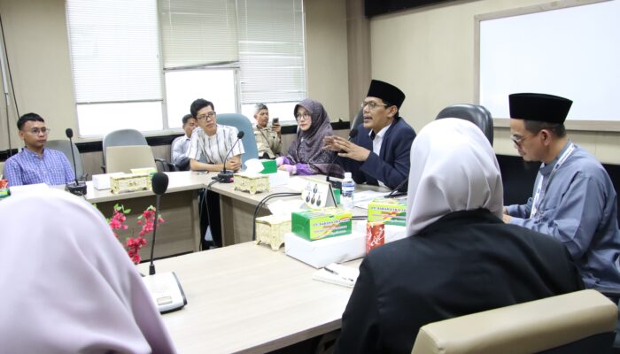 Ketua DPRD Kota Batam Sambut Kunjungan Puluhan Siswa SMAIT Ulil Albab