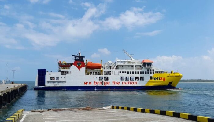 Cuaca Ekstrem Perairan Natuna dan Anambas Hentikan Operasional Kapal KMP Bahtera Nusantara 01