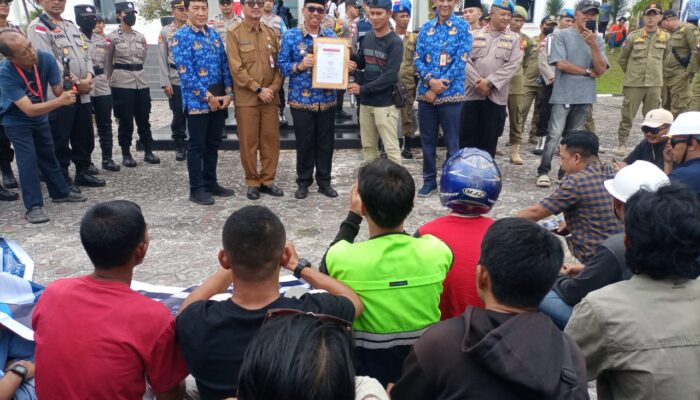 Ratusan Kontraktor Geruduk Kantor Bupati Natuna, Tuntut Pembayaran Utang Proyek Rp 180 Miliar