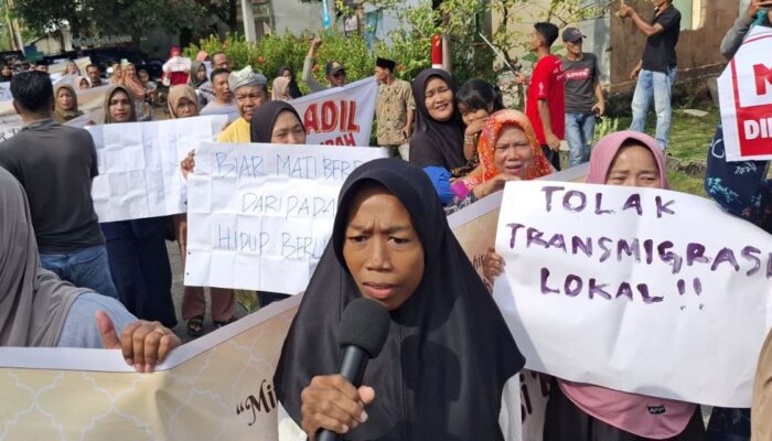 Warga Rempang Tolak Transmigrasi Lokal: Proyek Eco-City Dinilai Penggusuran Terselubung