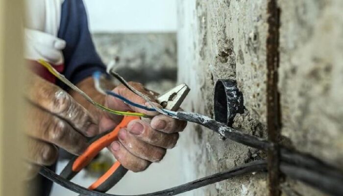 3 Teknisi WiFi Tewas Tersengat Listrik Saat Pasang Tiang