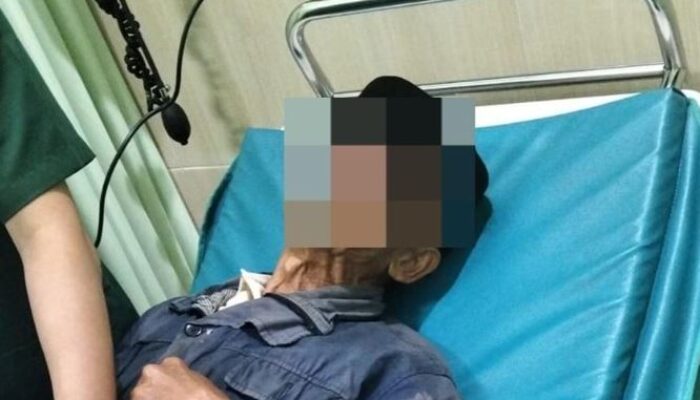 Kemaluan Terjebak Paralon, Kakek Mendadak Viral Usai Ditolong Damkar
