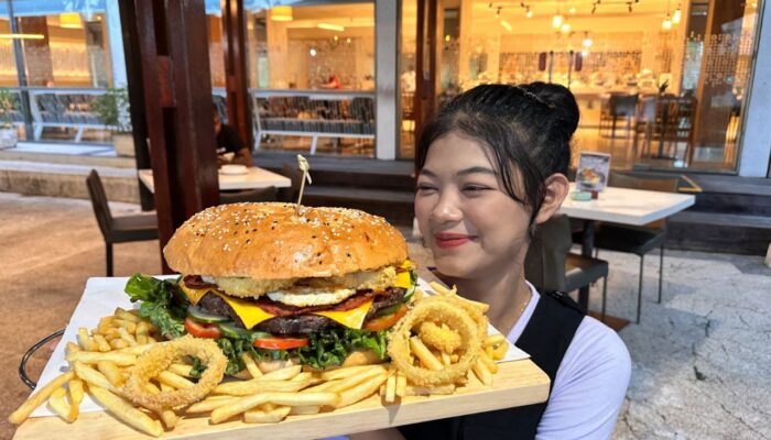 HARRIS Resort Waterfront Batam Hadirkan “Jumbo Sharing Plates”, Sensasi Makan Bareng Porsi Besar Harga Bersahabat