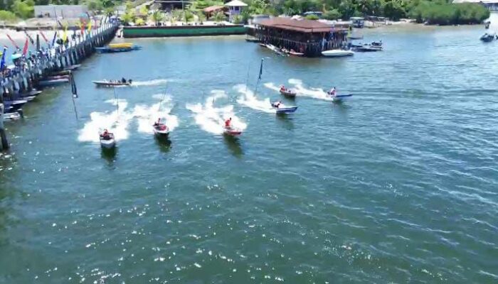 Pesta Rakyat: Deru Mesin 200 PK di Perairan Belakang Padang