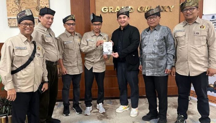 Manuver Hendry Ch Bangun ke Batam Picu Ketegangan Baru di Tubuh PWI, Rekonsiliasi Terancam Gagal