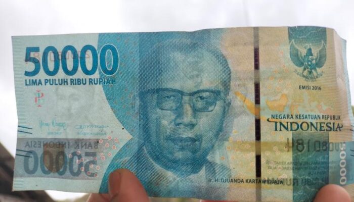 Temukan Uang Kertas yang Diduga Palsu? Simak Tips Aman Berikut Ini!