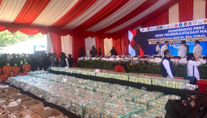 BNNP Kepri Libatkan Masyarakat Musnahkan 2,11 Ton Sabu, Aksi Unik dalam Pesta Rakyat Antinarkoba
