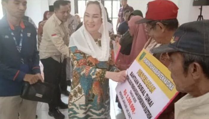 Demi Rakyat, Bupati Natuna Alihkan Anggaran Mobil Dinas untuk Bantu Warga